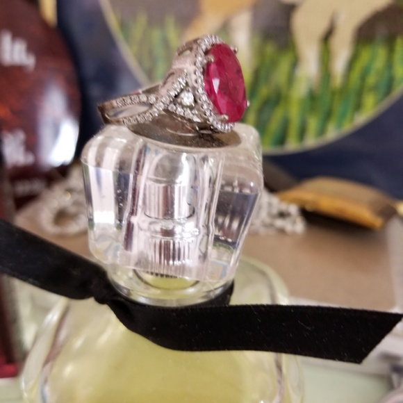 Red Ring - Picture 2 of 4